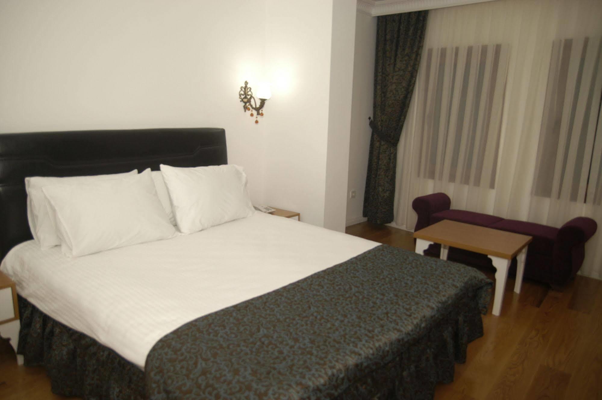 Jakaranda Hotel Istambul Exterior foto